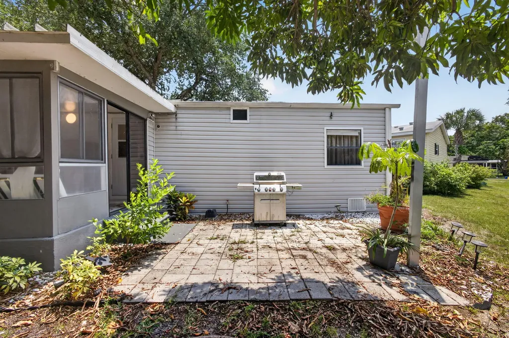 170 Maple Avenue W Palm Beach Gardens FL 33410