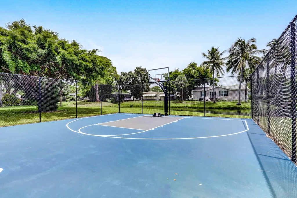 170 Maple Avenue W Palm Beach Gardens FL 33410