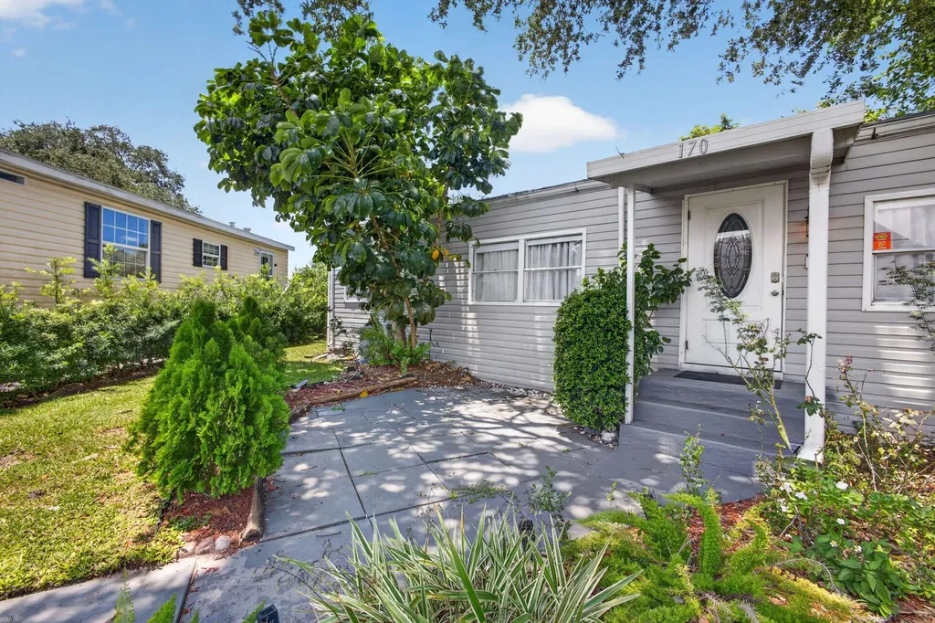 170 Maple Avenue W Palm Beach Gardens FL 33410