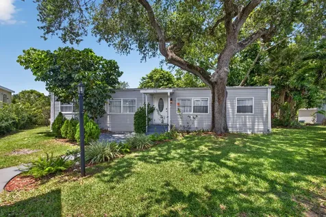 170 Maple Avenue W Palm Beach Gardens FL 33410