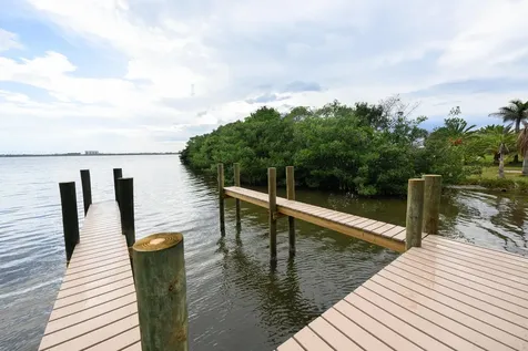 1540 Outer Drive Merritt Island FL 32952