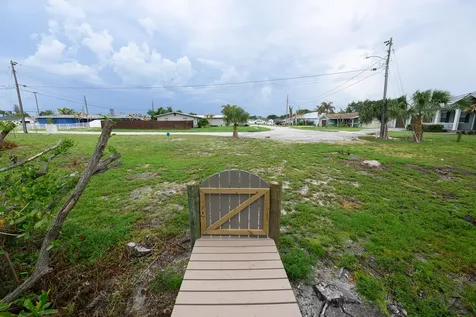 1540 Outer Drive Merritt Island FL 32952