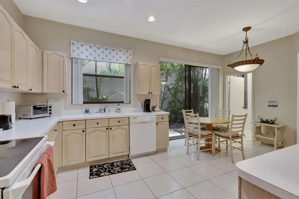 4528 Barclay Fair Way Lake Worth FL 33449