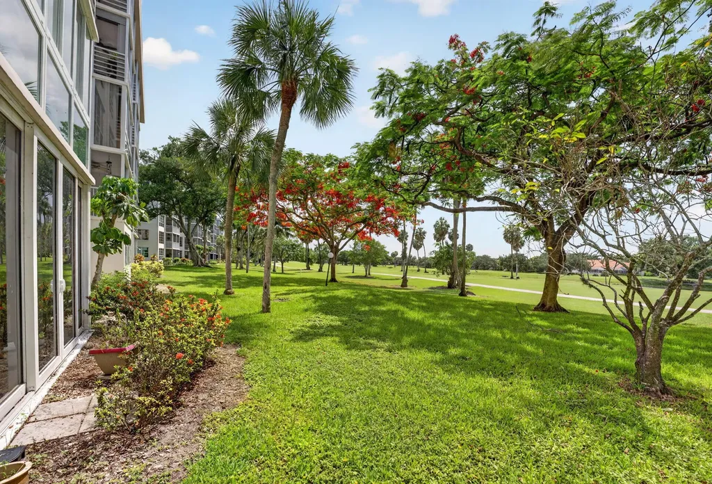 3960 Oaks Clubhouse Pompano Beach FL 33069