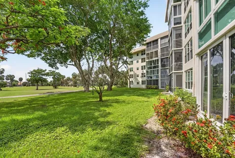 3960 Oaks Clubhouse Pompano Beach FL 33069
