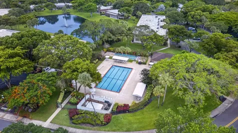 3960 Oaks Clubhouse Pompano Beach FL 33069