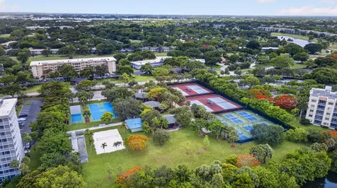 3960 Oaks Clubhouse Pompano Beach FL 33069