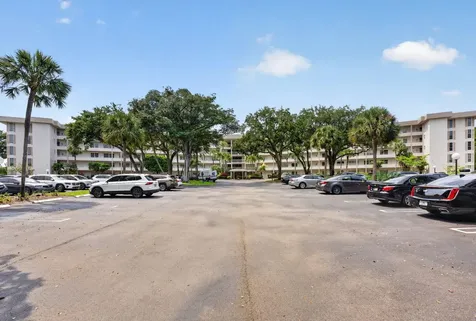 3960 Oaks Clubhouse Pompano Beach FL 33069