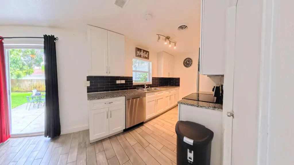 1719 15th Avenue N Lake Worth Beach FL 33460