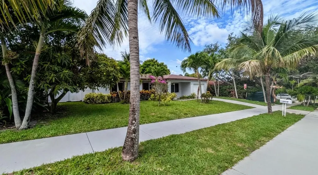 1719 15th Avenue N Lake Worth Beach FL 33460