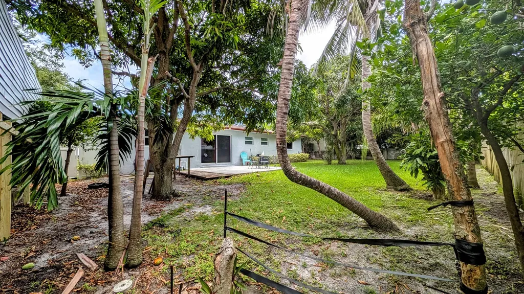 1719 15th Avenue N Lake Worth Beach FL 33460