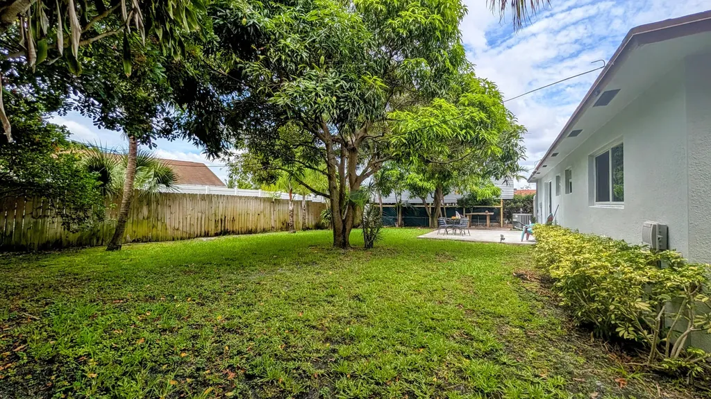 1719 15th Avenue N Lake Worth Beach FL 33460
