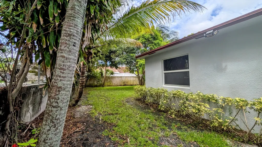 1719 15th Avenue N Lake Worth Beach FL 33460