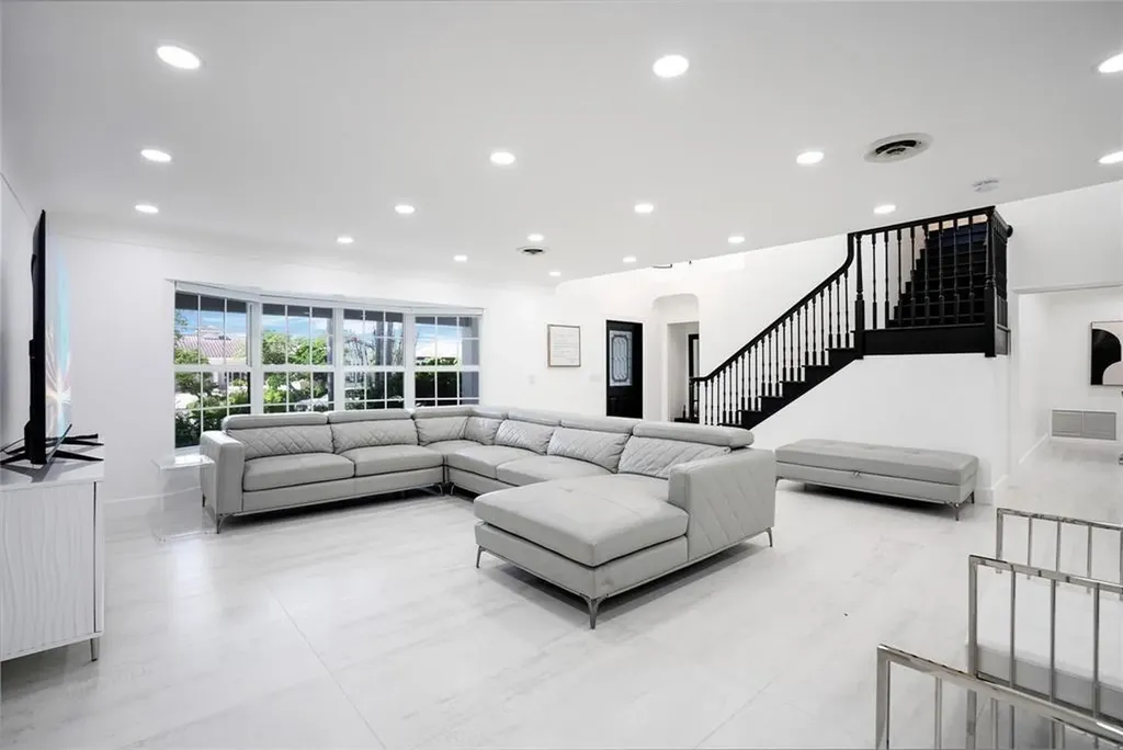 1940 Harbourview Drive Fort Lauderdale FL 33316