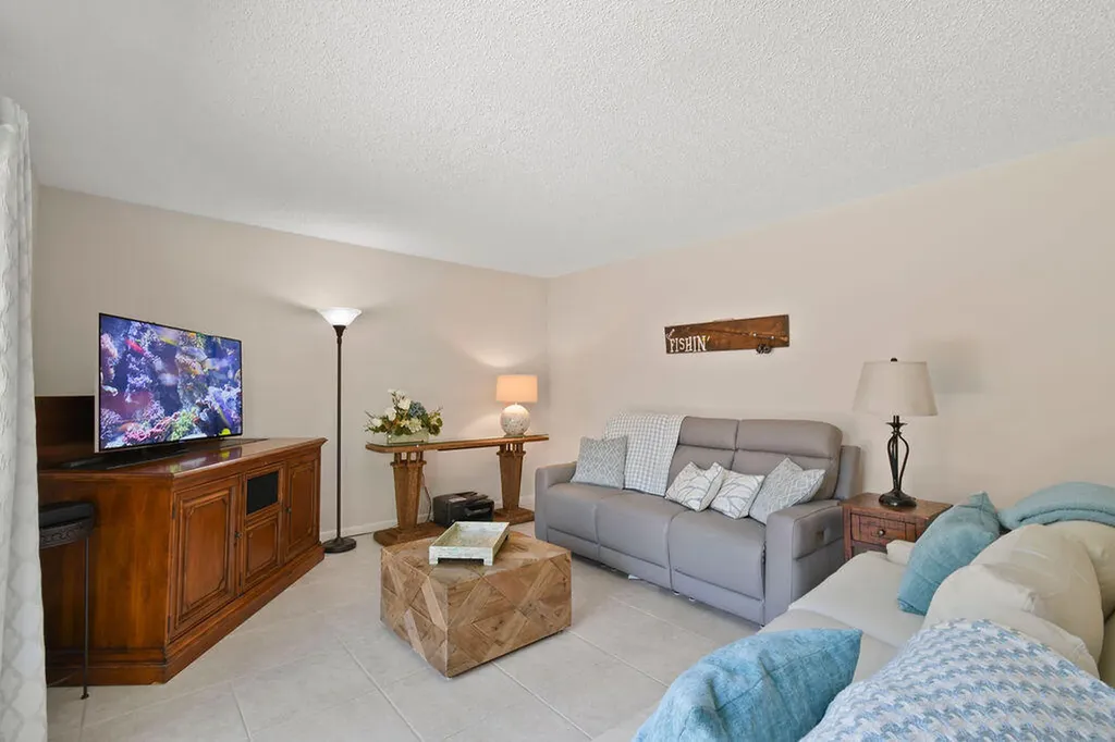 3900 SE County Line Road Jupiter FL 33469