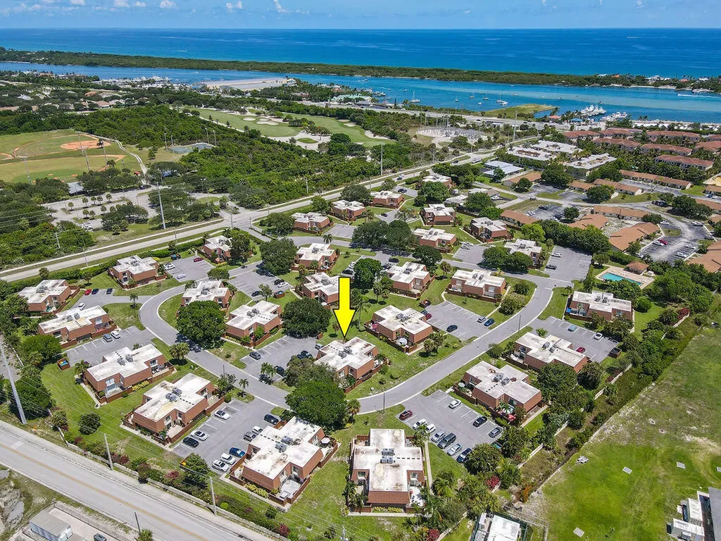 3900 SE County Line Road Jupiter FL 33469