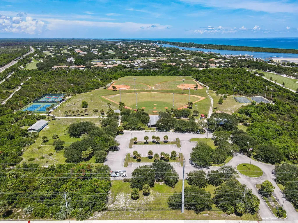 3900 SE County Line Road Jupiter FL 33469