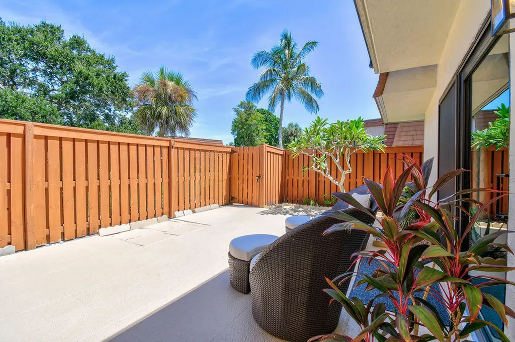 3900 SE County Line Road Jupiter FL 33469