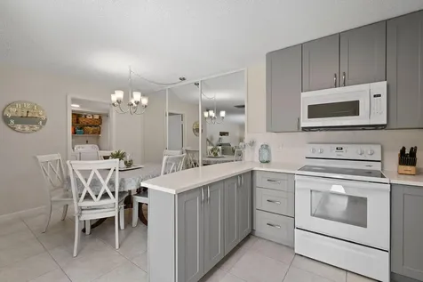 3900 SE County Line Road Jupiter FL 33469