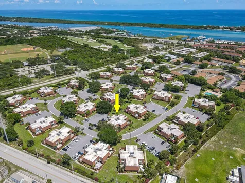 3900 SE County Line Road Jupiter FL 33469