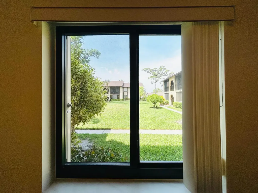 418 Pine Glen Lane Greenacres FL 33463