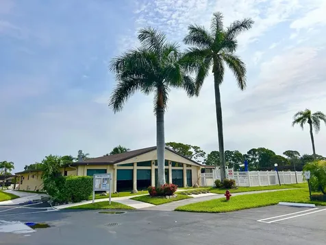418 Pine Glen Lane Greenacres FL 33463