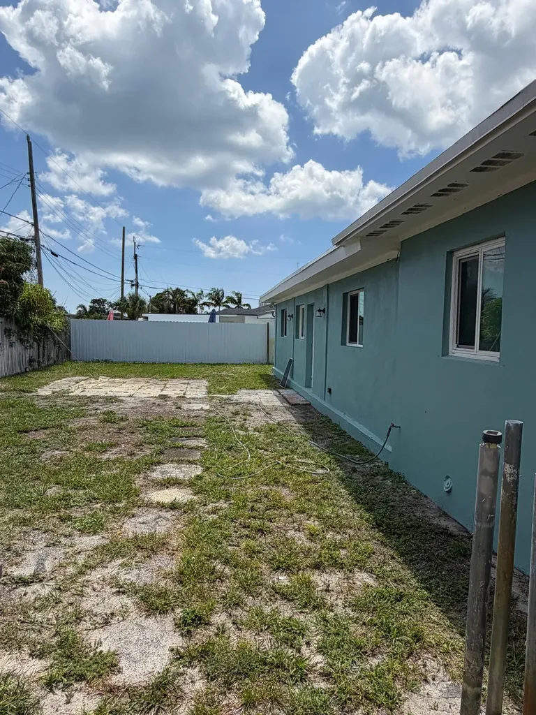 1405 6th Street West Palm Beach FL 33401