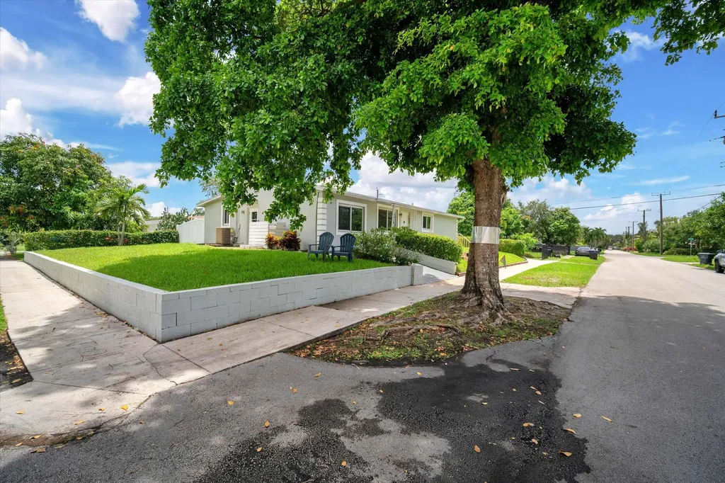 7321 Cody Street Hollywood FL 33024