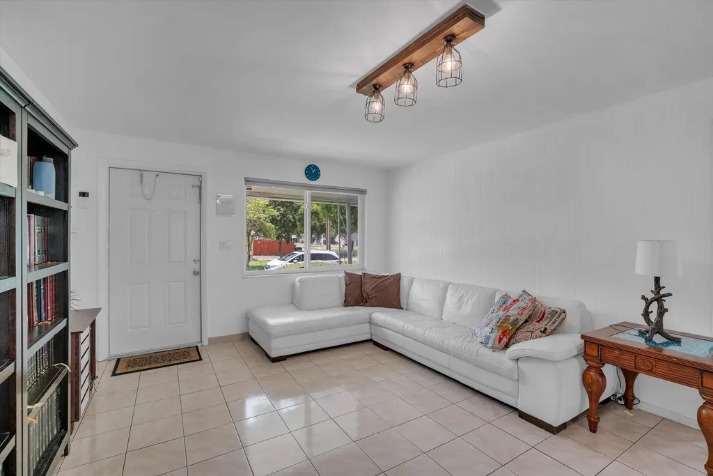 7321 Cody Street Hollywood FL 33024
