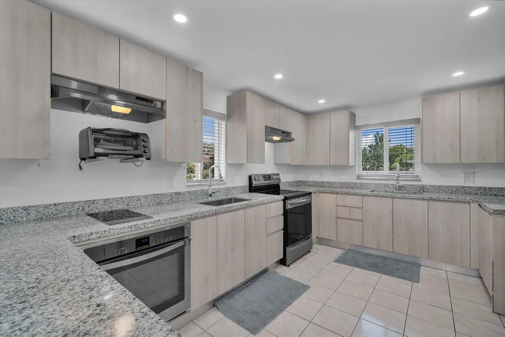 7321 Cody Street Hollywood FL 33024