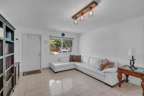 7321 Cody Street Hollywood FL 33024