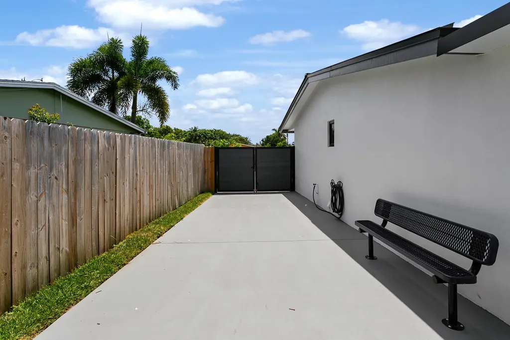 3141 NE 14th Avenue Pompano Beach FL 33064