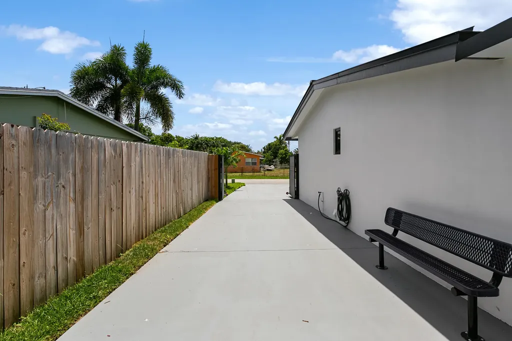3141 NE 14th Avenue Pompano Beach FL 33064