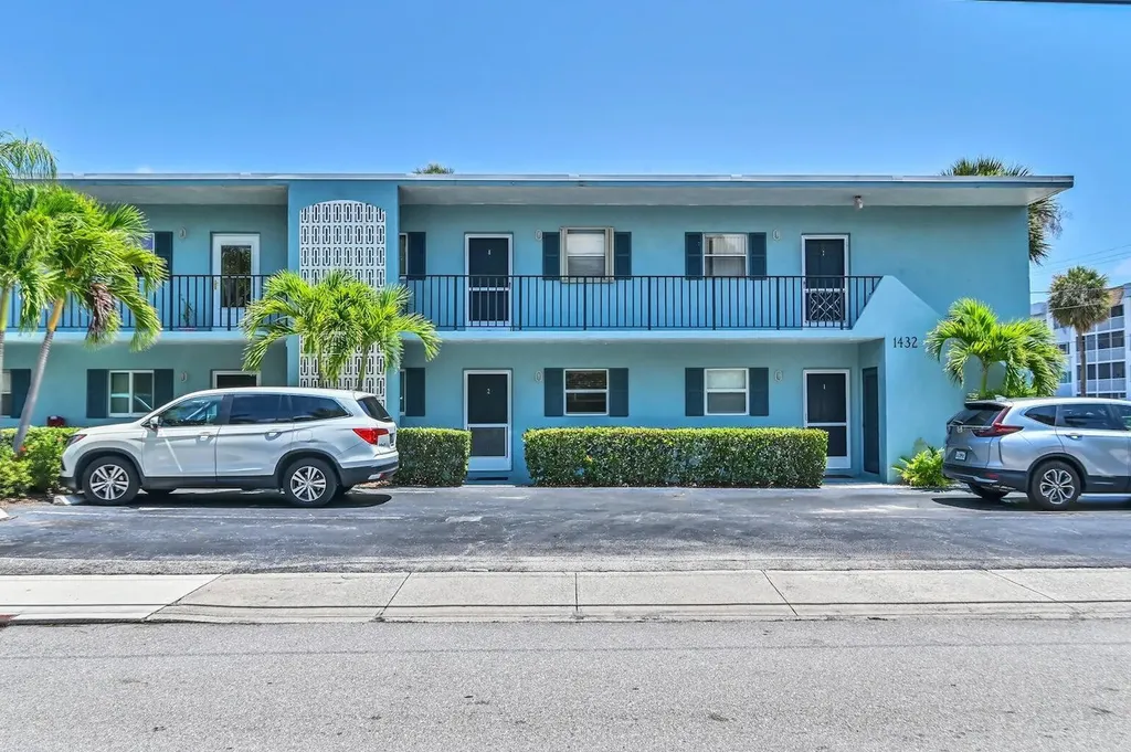 1432 S Lakeside Drive Lake Worth Beach FL 33460
