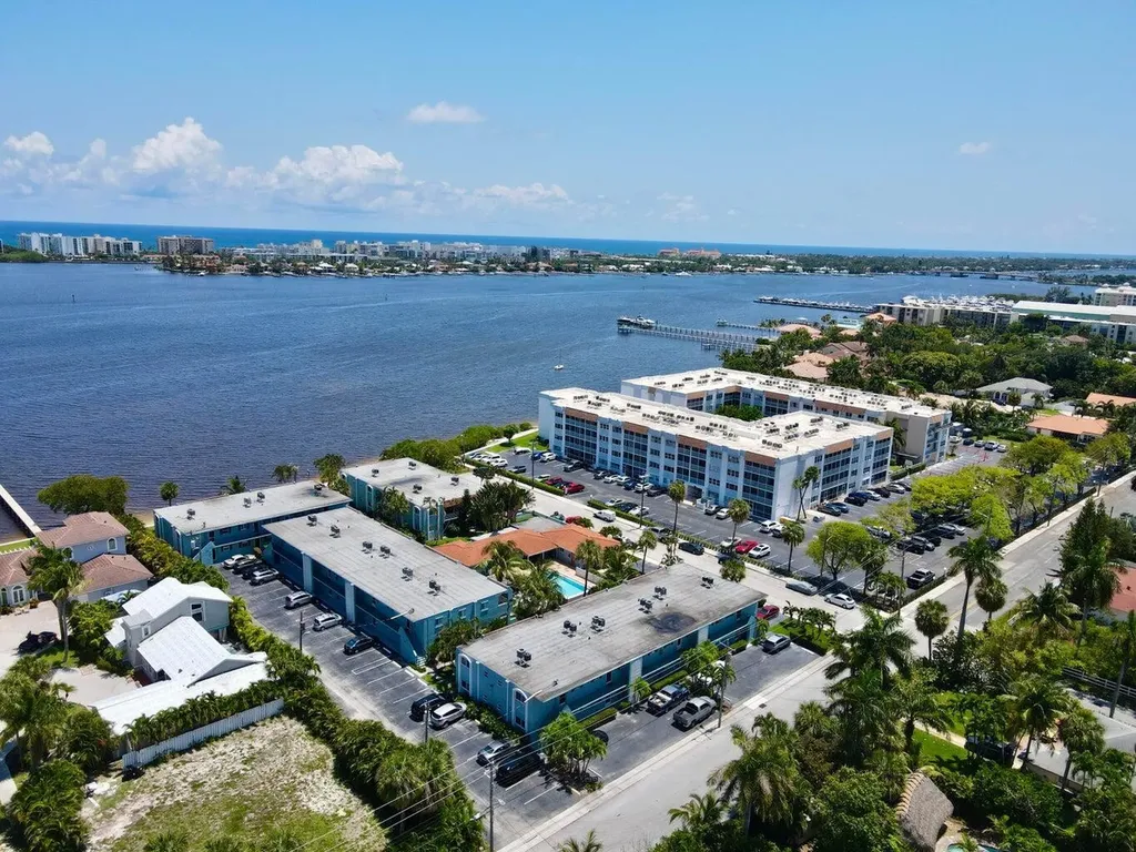1432 S Lakeside Drive Lake Worth Beach FL 33460