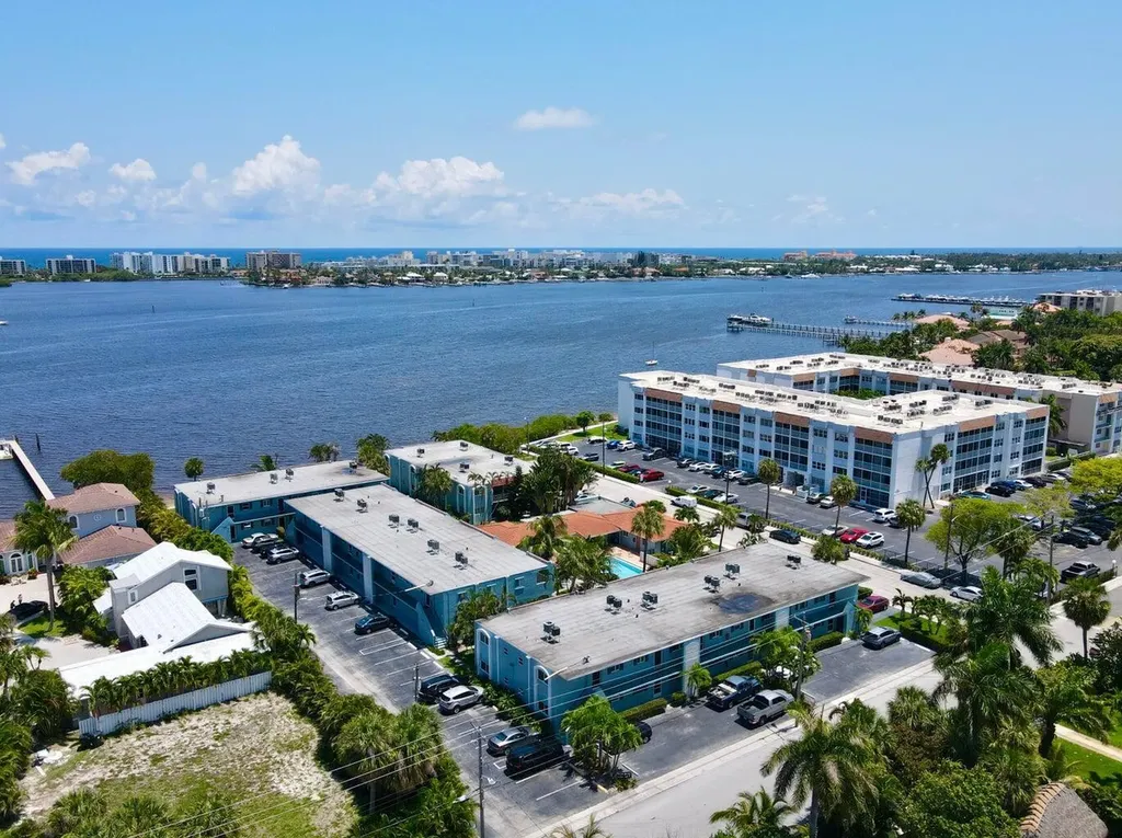 1432 S Lakeside Drive Lake Worth Beach FL 33460