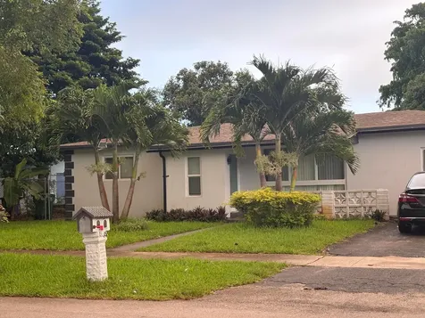 2100 SW 67th Way Miramar FL 33023