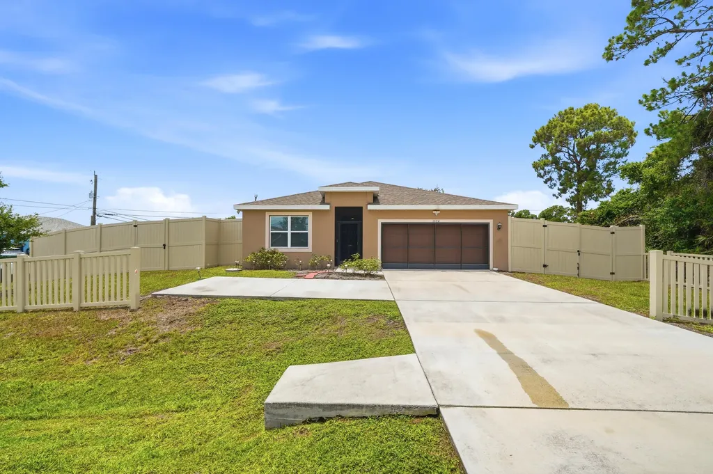1572 SW Paar Drive Port St Lucie FL 34953