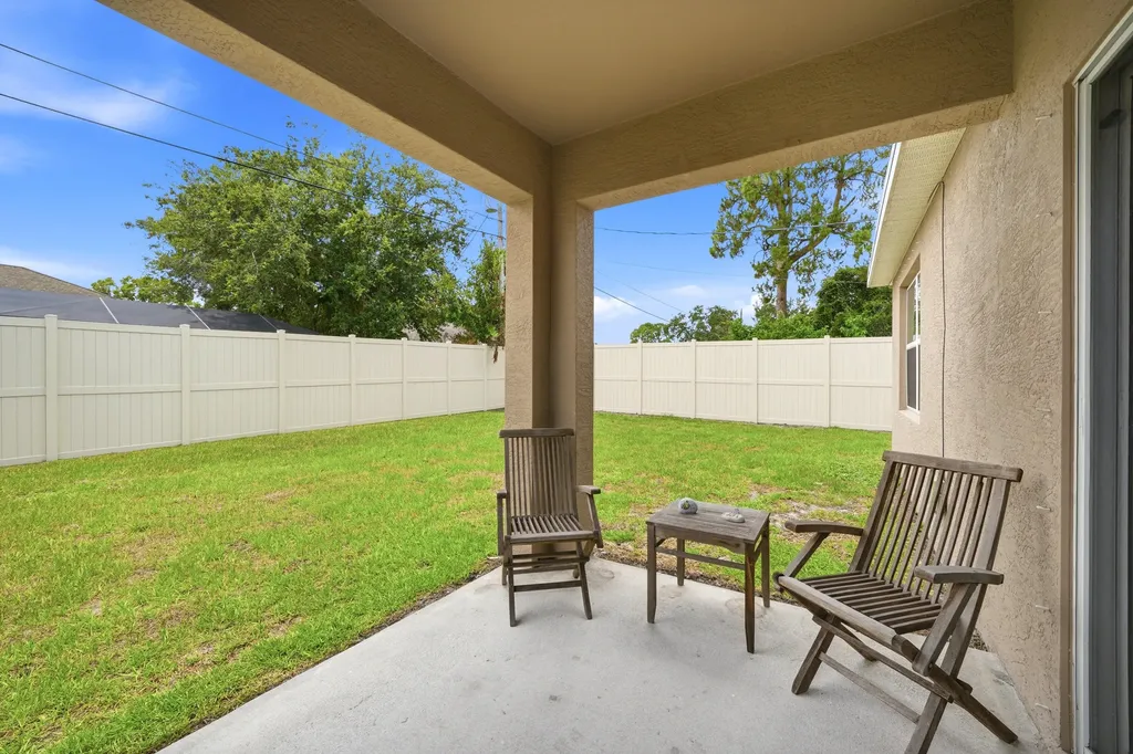 1572 SW Paar Drive Port St Lucie FL 34953