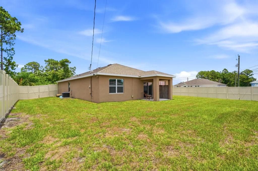 1572 SW Paar Drive Port St Lucie FL 34953
