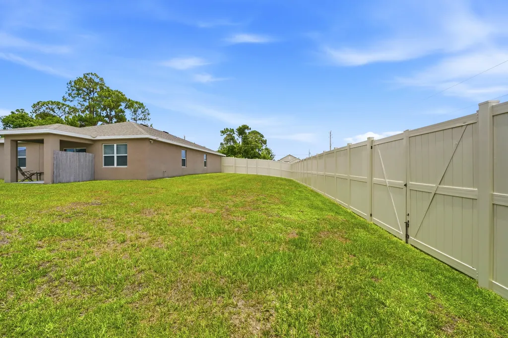 1572 SW Paar Drive Port St Lucie FL 34953