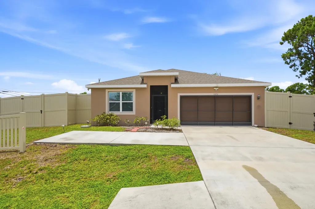 1572 SW Paar Drive Port St Lucie FL 34953