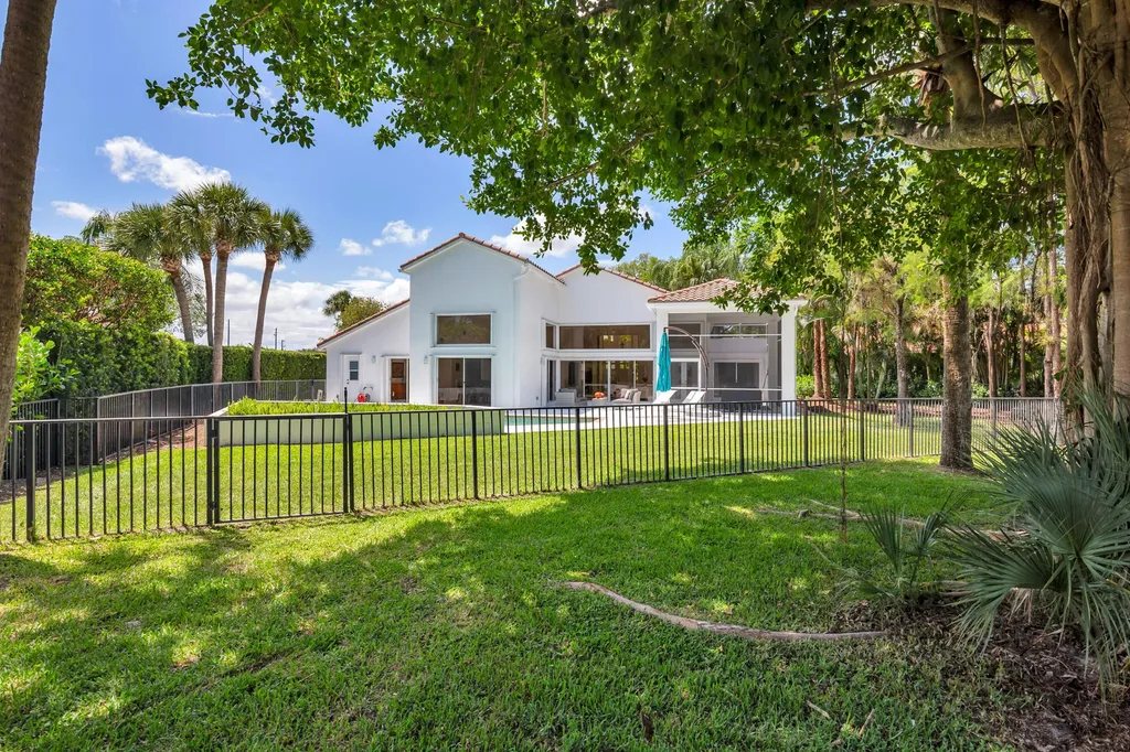1084 Seagull Park Road S West Palm Beach FL 33411
