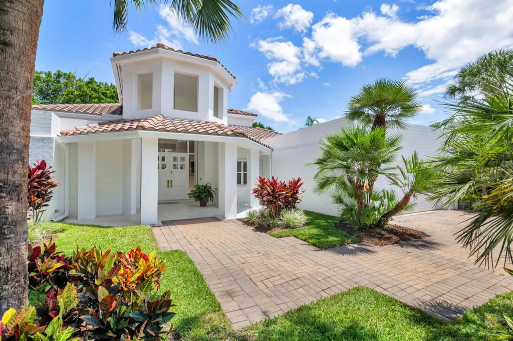 1084 Seagull Park Road S West Palm Beach FL 33411