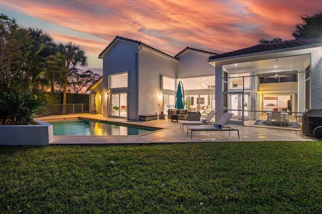 1084 Seagull Park Road S West Palm Beach FL 33411
