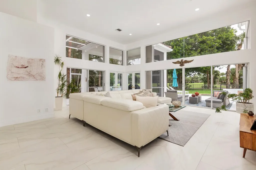 1084 Seagull Park Road S West Palm Beach FL 33411