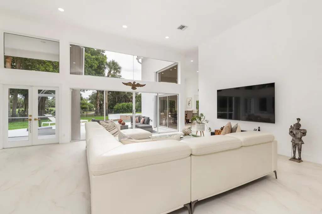 1084 Seagull Park Road S West Palm Beach FL 33411