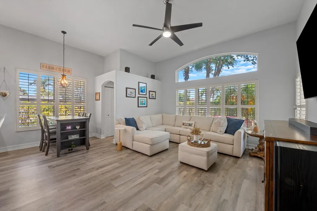 5649 Oakmont Village Circle Lake Worth FL 33463