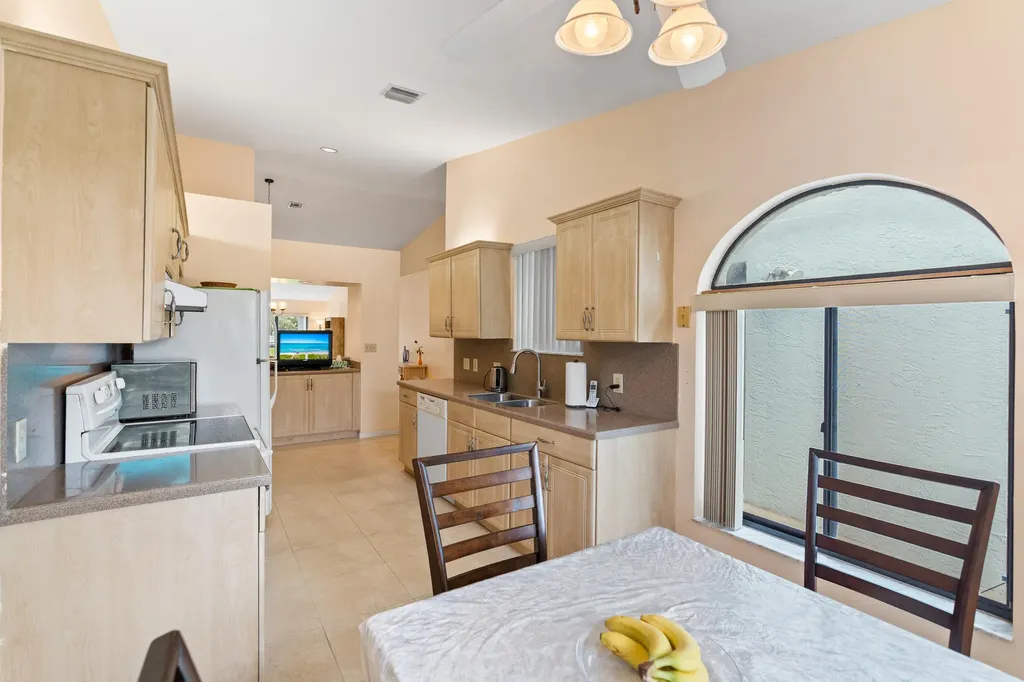 8108 NW 100th Lane Tamarac FL 33321