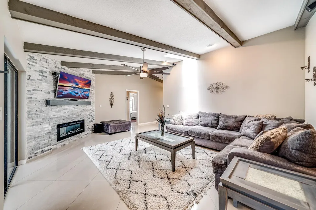 574 Juniper Place Wellington FL 33414